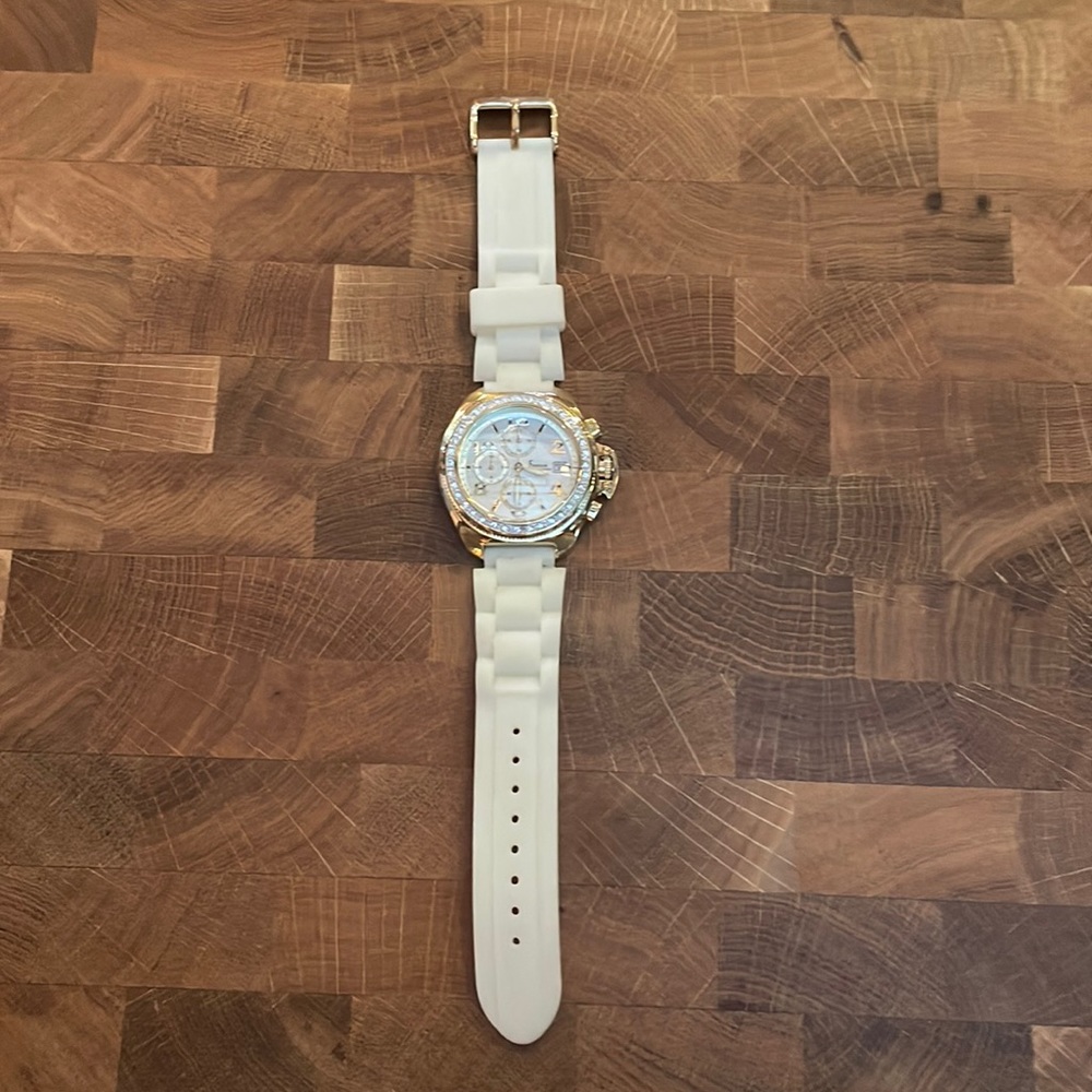 Women’s Freelook gold face watch - new with tags